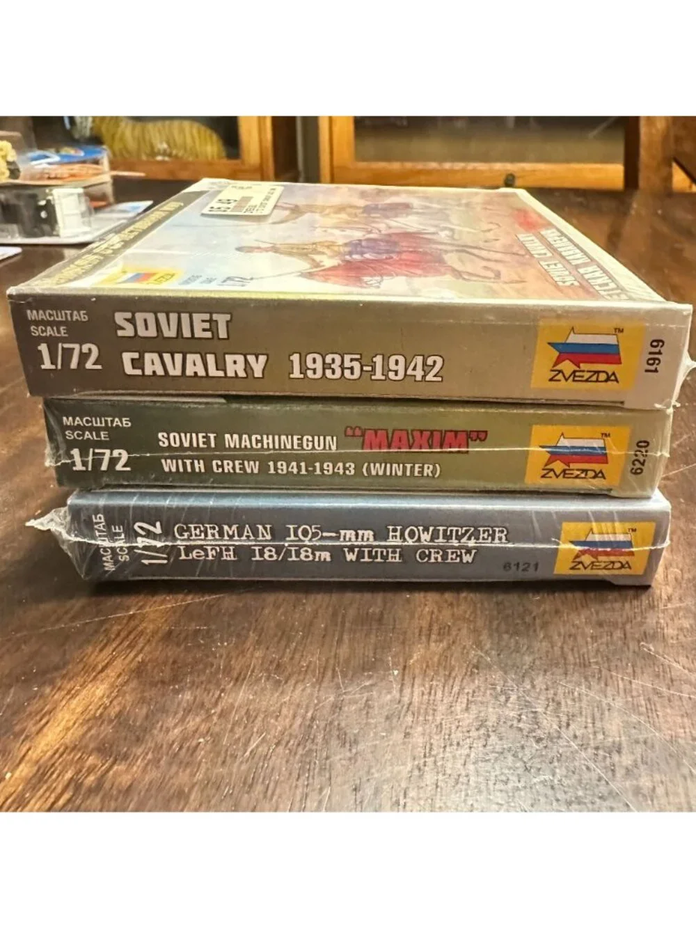 3 Zvezda 1/72 WWII Model Kits: Soviet Cavalry Maxim Machine Gun German Howitzer